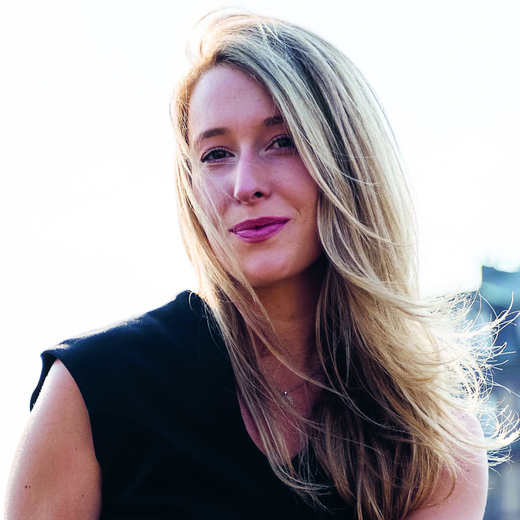 Photograph of writer Jillian Dara