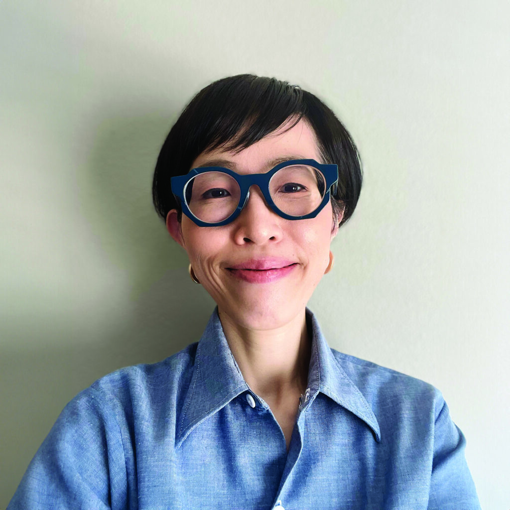 Photograph of illustrator Yoko Baum